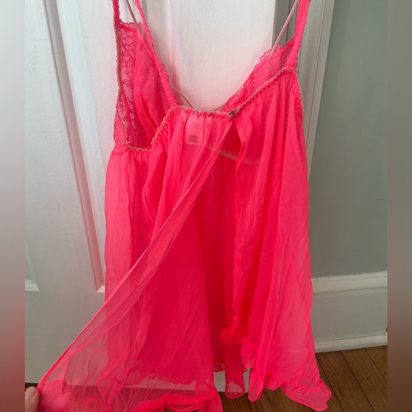 Victoria’s Secret Lingerie Slip Set - Picture 4 of 7